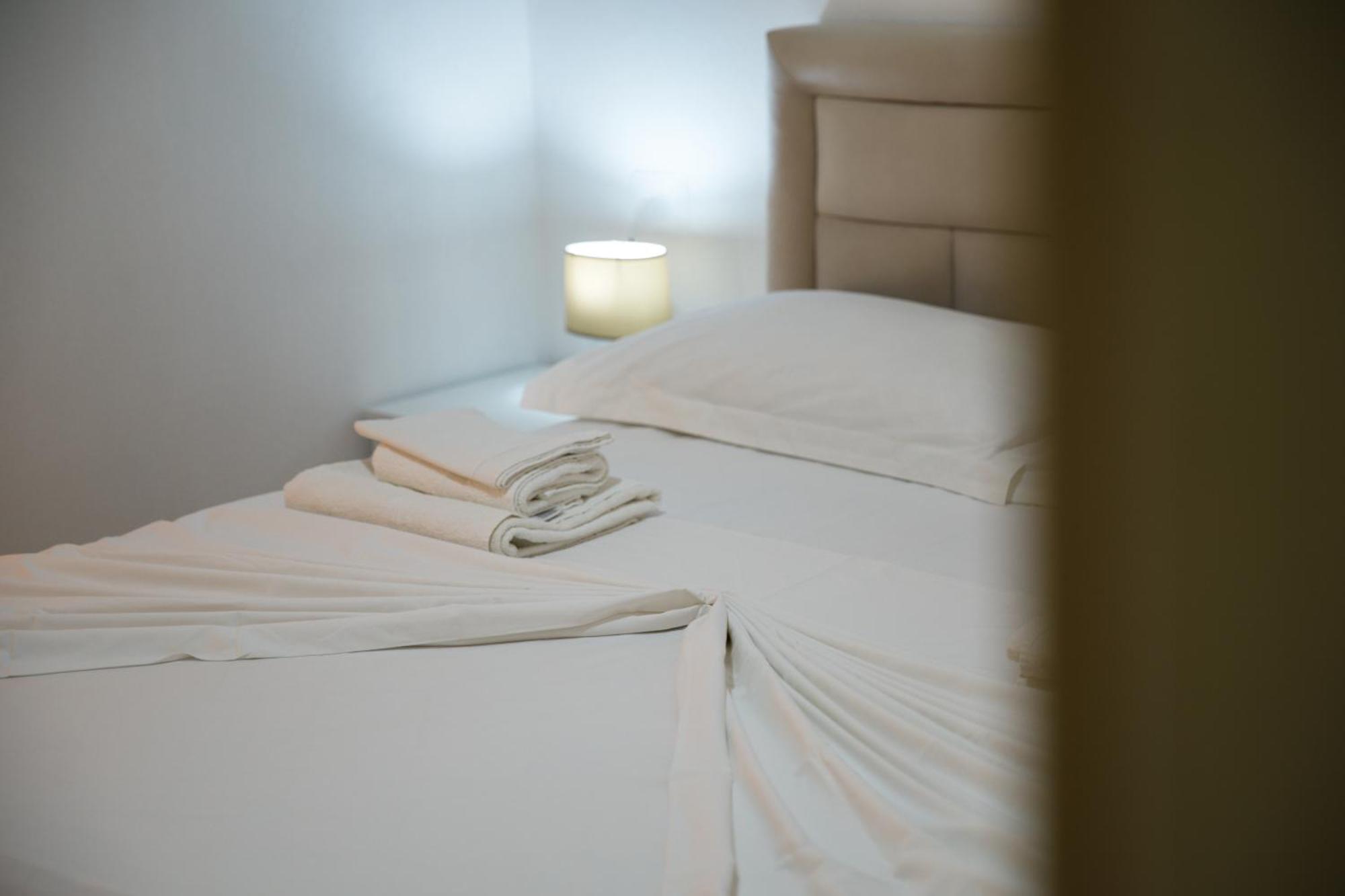 Grand Blue Aparthotel Saranda Kültér fotó