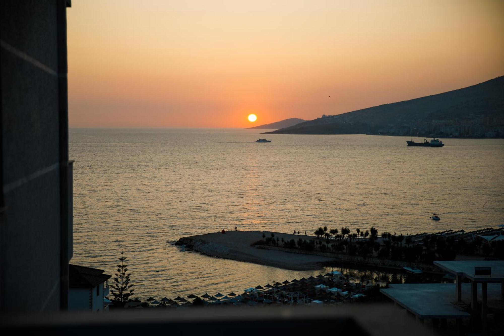 Grand Blue Aparthotel Saranda Kültér fotó